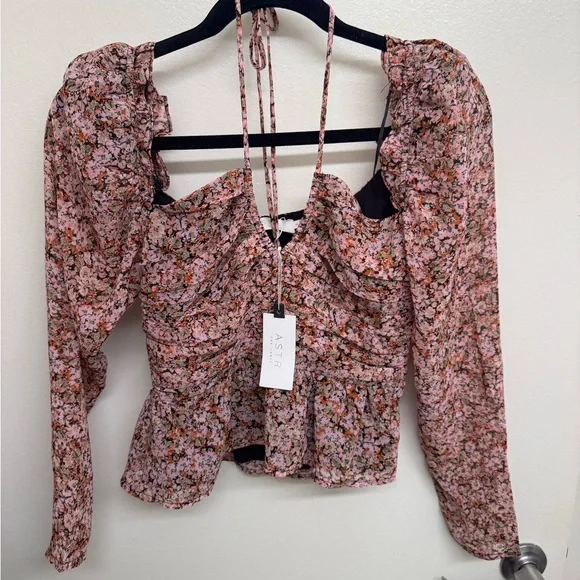 NWT! ASTR the Label Toni Tie Neck Peplum Top - Picture 6 of 12